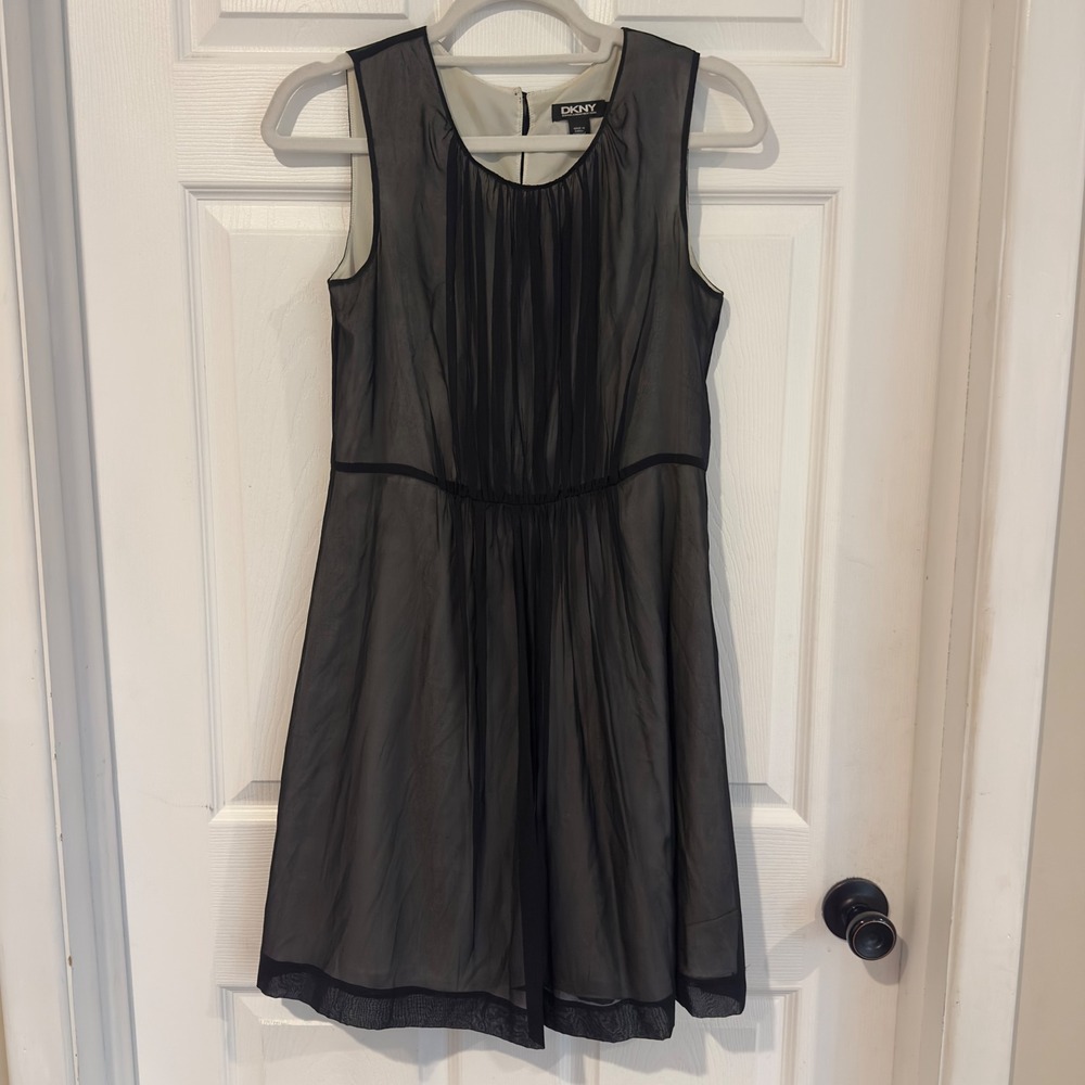 DKNY Donna Karan New York Black Silk Blend Sheer Pleated Sleeveless Dress Size P